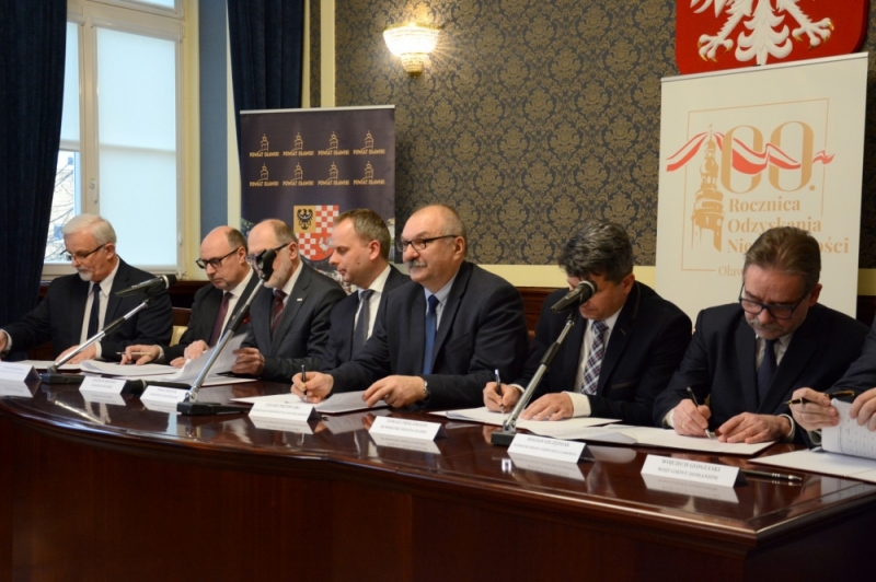 Jest porozumienie w sprawie budowy mostów w Oławie - fot. UM