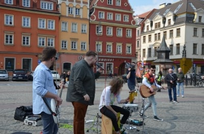 DRJ: Wrocławskie krasnale wyciągnęły gitary i wyszły na miasto [ZDJĘCIA] - 9