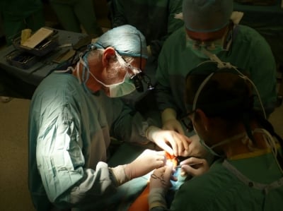 Kolejny pacjent wrocławskiego chirurga z szansą na uratowanie ręki