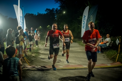 Nocne bieganie w Parku Grabiszyńskim [ZDJĘCIA] - 28