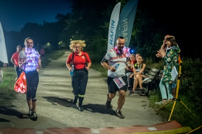 Nocne bieganie w Parku Grabiszyńskim [ZDJĘCIA] - 34