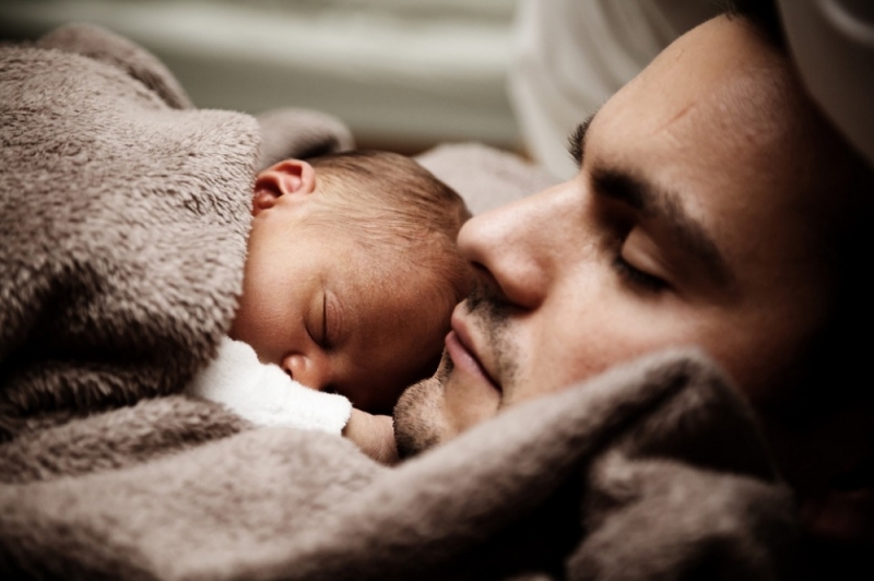 Dlaczego po narodzinach dziecka cała rodzina przechodzi kryzys? - zdjęcie ilustracyjne; fot. pixabay