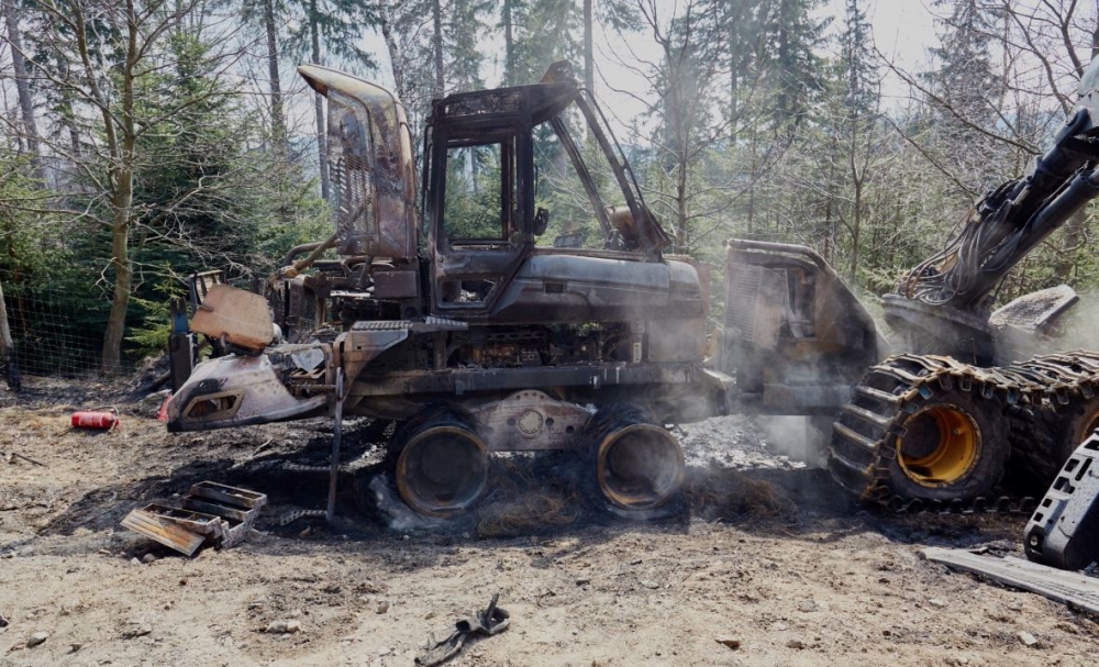 Spalili maszynę w środku lasu. Zostawili list [ZOBACZ]  - fot. Nadleśnictwo