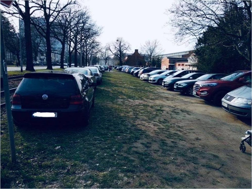 Jacek Sutryk wypowiada wojnę nielegalnie parkującym kierowcom - (fot. facebook Jacka Sutryka)