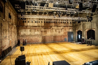 400 m², 300 osób na widowni - to nowa scena teatralna [ZOBACZ] - 1