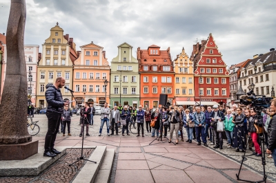 Słowa z popiołu - to hasło wspólnego czytania we Wrocławiu - 0