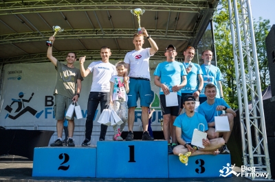10 000 biegaczy z 500 firm pobiegło dla podopiecznych Fundacji Everest - 10