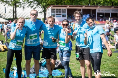 10 000 biegaczy z 500 firm pobiegło dla podopiecznych Fundacji Everest - 7