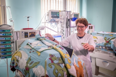 Szpital przy Borowskiej ma nowy sprzęt do leczenia noworodków [ZOBACZ] - 1