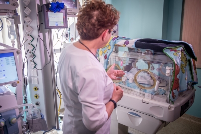 Szpital przy Borowskiej ma nowy sprzęt do leczenia noworodków [ZOBACZ] - 2