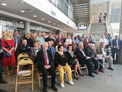 Kultowy akademik z tablicą pamiątkową - 5