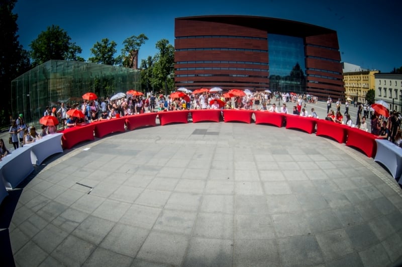 Wrocław: Uczniowie przy okrągłym stole [ZDJĘCIA] - zdjęcia: Andrzej Owczarek