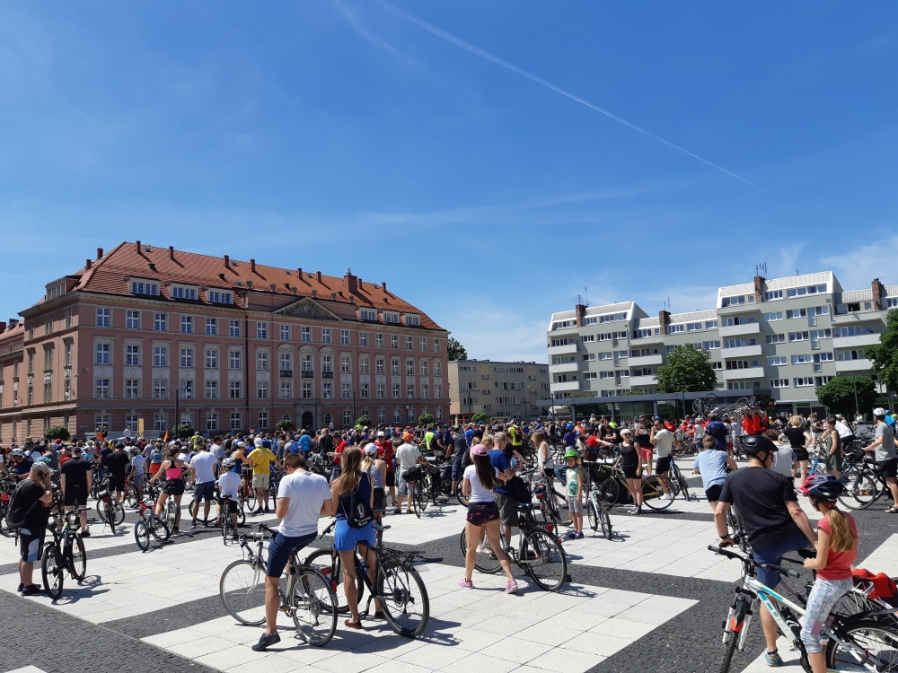Rowerzyści przejechali przez centrum Wrocławia [ZOBACZ]