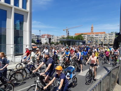 Rowerzyści przejechali przez centrum Wrocławia [ZOBACZ] - 2