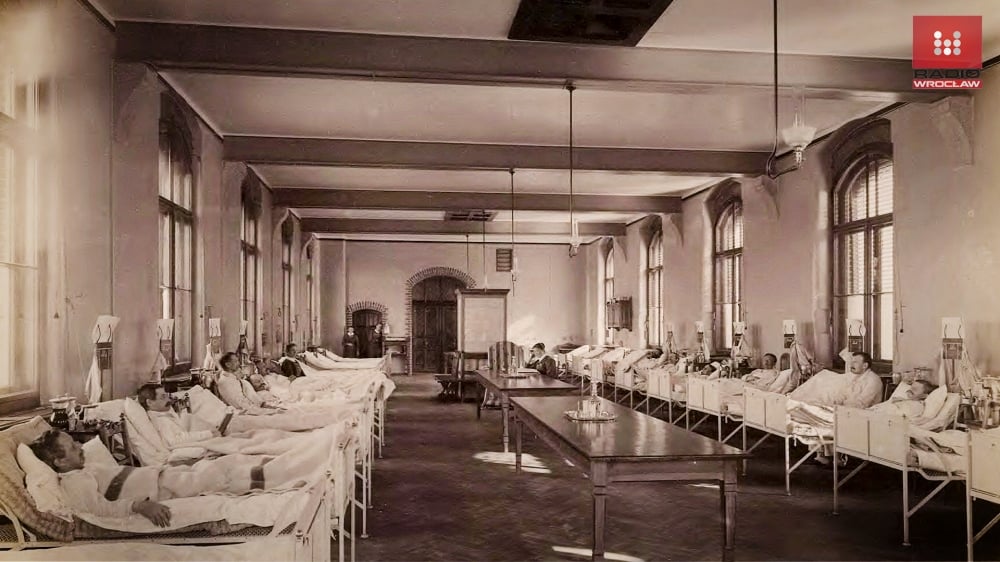 Начинать госпиталь. Больница 19 века Англия. Лихен Германия госпиталь. Госпиталь 19 век Россия. Родильный госпиталь России 18 века.