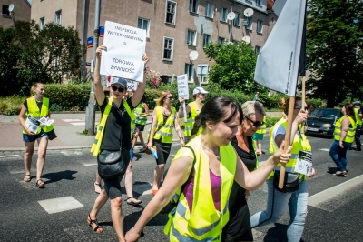 Wrocław: Trwa protest weterynarzy. Utrudnienia na ul. Ślężnej [ZDJĘCIA] - 7