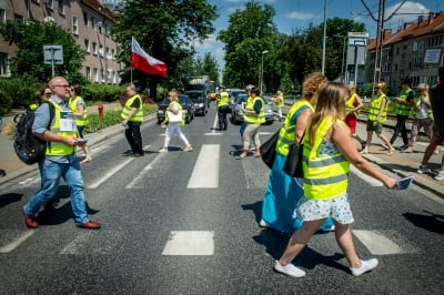 Wrocław: Trwa protest weterynarzy. Utrudnienia na ul. Ślężnej [ZDJĘCIA] - 8