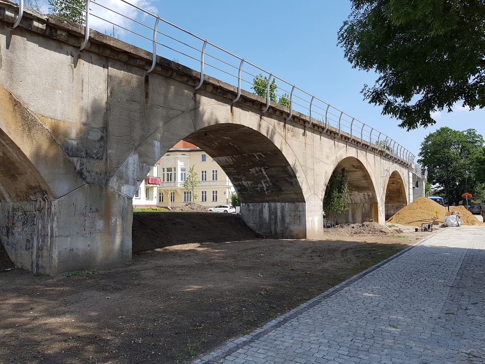 Kolej rozpoczyna remont estakady w Strzegomiu [ZDJĘCIA]