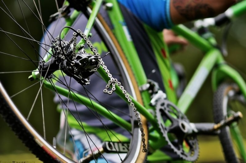 Zepsuł ci się rower w trakcie podróży? Legniccy cykliści promują apteczki rowerowe - fot. Edmund White/flickr.com (Creative Commons)