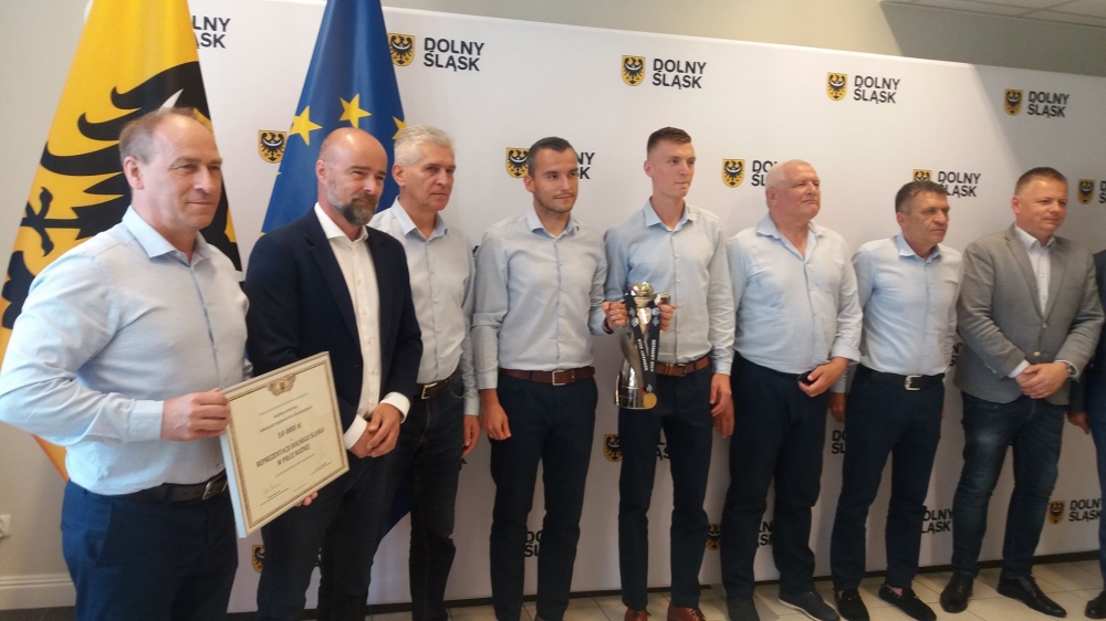 Najlepsza w Europie amatorska drużyna piłkarska - nagrodzona - fot. Elżbieta Osowicz