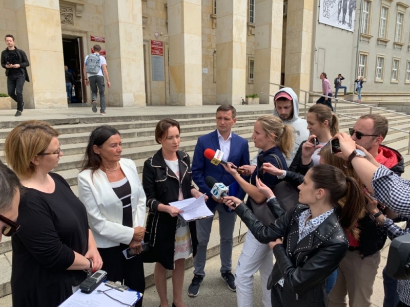 Politycy PO alarmują: w aptekach brakuje leków - (fot. mat. prasowe)