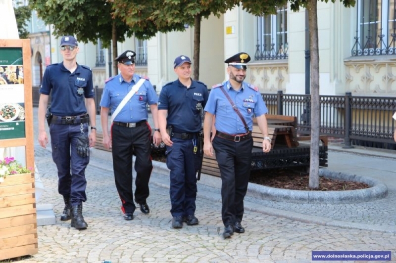 W Warszawie był Giuseppe, a we Wrocławiu jest i Giuseppe i Vincenzo. Włoscy policjanci patrolują ulice - fot. policja