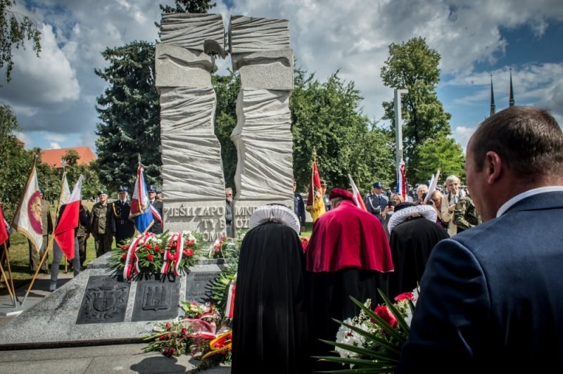 Wrocław: Upamiętnili ofiary rzezi Wołyńskiej - zdjęcia: Andrzej Owczarek