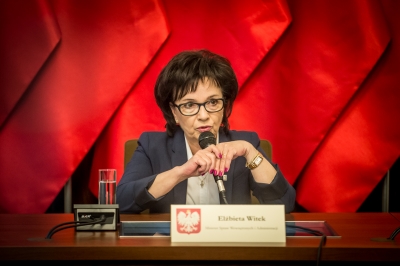 Dolnośląscy strażacy i policjanci na odprawie z minister [ZDJĘCIA] - 11