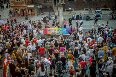 Wrocław: Manifestacja przeciw nienawiści pod pręgierzem [ZDJĘCIA] - 9