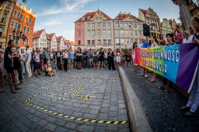 Wrocław: Manifestacja przeciw nienawiści pod pręgierzem [ZDJĘCIA] - 3