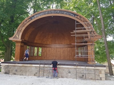 W Lądku Zdroju odbudowano muszlę koncertową