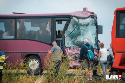 Wypadek dwóch autokarów niedaleko Oławy