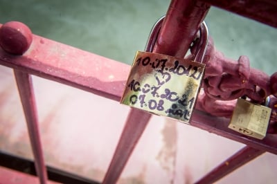 Pierwsze kłódki miłości zawisły na mostach młyńskich - 8
