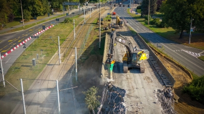 Wrocław: Sporo utrudnień w ruchu drogowym. Rozbiórka estakady na pl. Społecznym [SPRAWDŹ, WIDEO Z DRONA] - 10