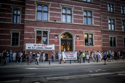 Manifestowali przeciwko hejtowi w Ministerstwie Sprawiedliwości [ZOBACZ] - 0