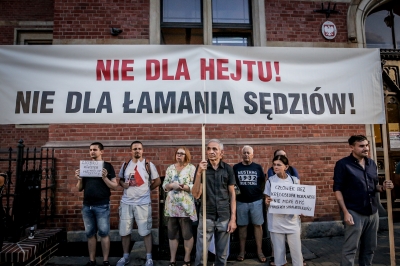 Manifestowali przeciwko hejtowi w Ministerstwie Sprawiedliwości [ZOBACZ] - 2