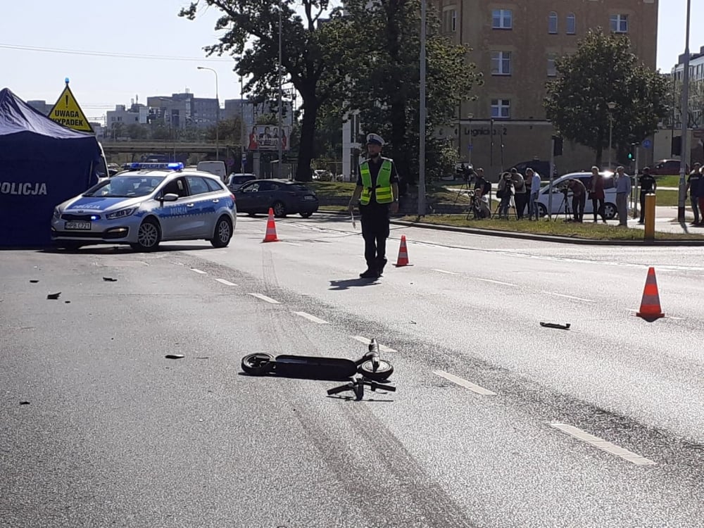 Wrocław: Tragiczny wypadek na Legnickiej. Nie żyje 25-latek jadący hulajnogą - fot. Elżbieta Osowicz