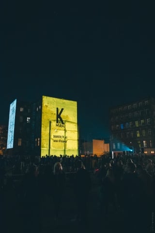 Wrocław: Prace artystów z całego świata pokazano na fasadach kamienic Nadodrza [ZDJĘCIA] - 1
