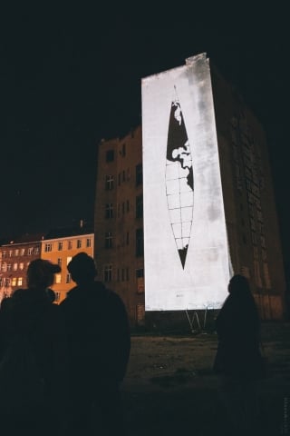 Wrocław: Prace artystów z całego świata pokazano na fasadach kamienic Nadodrza [ZDJĘCIA] - 29