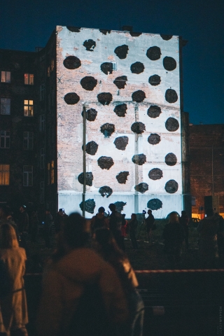 Wrocław: Prace artystów z całego świata pokazano na fasadach kamienic Nadodrza [ZDJĘCIA] - 3