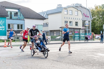 Wrocław: Ponad 750 osób wystartowało w Biegu Uniwersytetu Medycznego  - 12