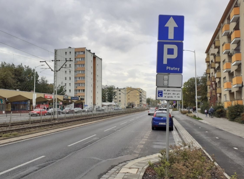 O 27 miejsc powiększyła się wrocławska strefa płatnego parkowania - fot. Beata Makowska