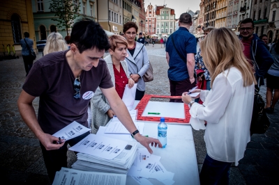 "MEN do tablicy." Manifestacja nauczycieli na wrocławskim rynku - 0