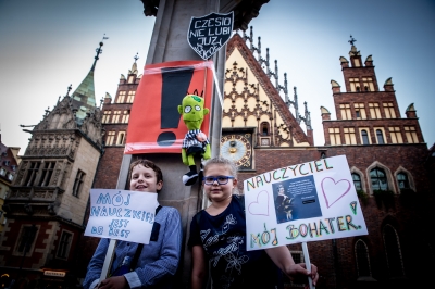 "MEN do tablicy." Manifestacja nauczycieli na wrocławskim rynku - 1