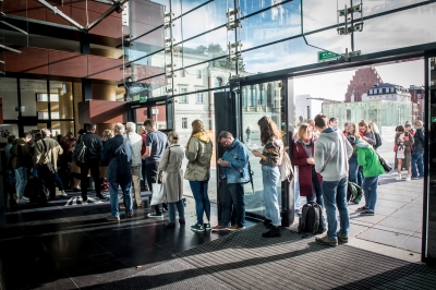 Ponad tysiąc zaproszeń rozdane w kilkadziesiąt minut. Olbrzymie zainteresowanie spotkaniem z Tokarczuk - 0