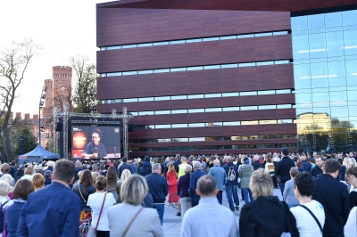 Wrocław przywitał Olgę Tokarczuk [WIDEO i ZDJĘCIA] - 15