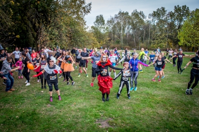 Kolorowo i na sportowo. Za nami Bieg Halloween Radia Wrocław w Parku Grabiszyńskim - 35