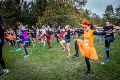 Kolorowo i na sportowo. Za nami Bieg Halloween Radia Wrocław w Parku Grabiszyńskim - 23