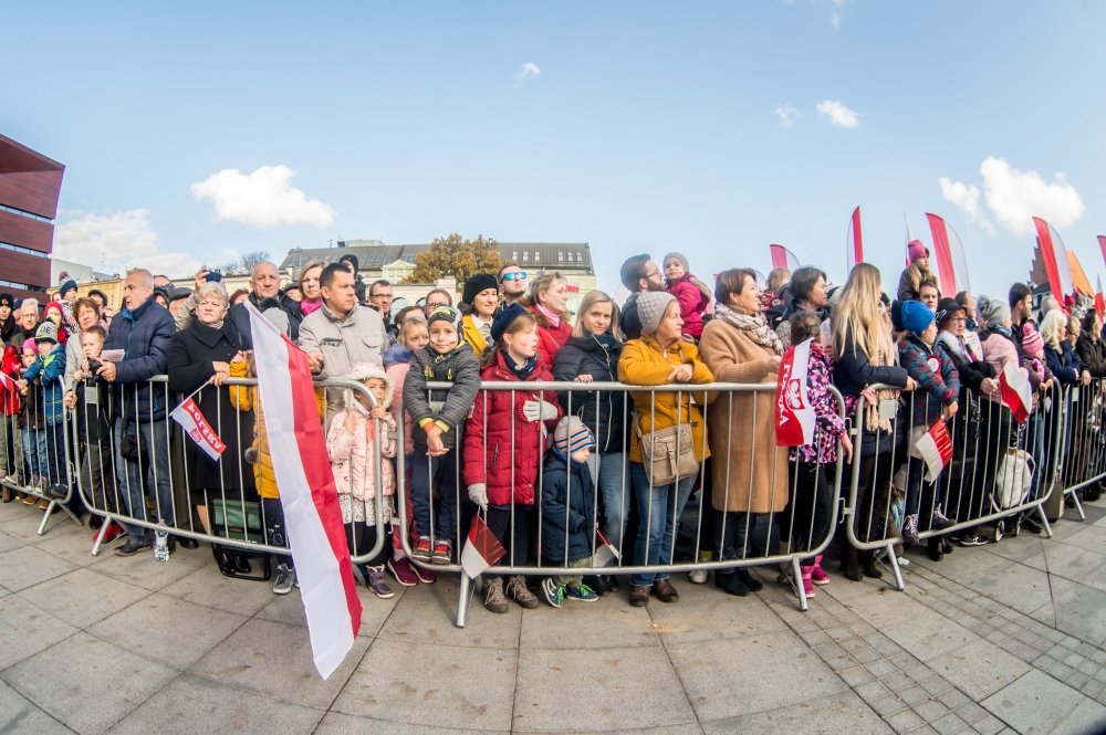 Radosna Parada Niepodległości na ulicach Wrocławia [ZDJĘCIA]