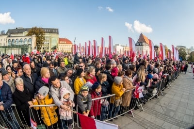 Radosna Parada Niepodległości na ulicach Wrocławia [ZDJĘCIA] - 12